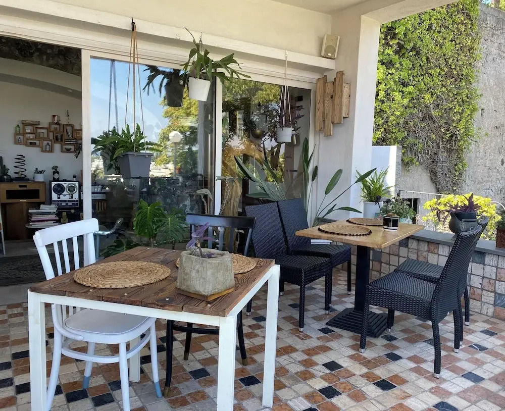 Foto - Black Market Hotel