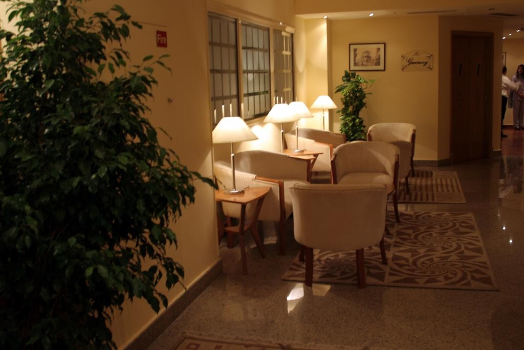Photo - Golden Carven Hotel