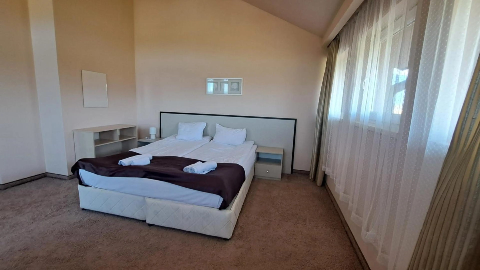 Photo - Seven Seasons Hotel