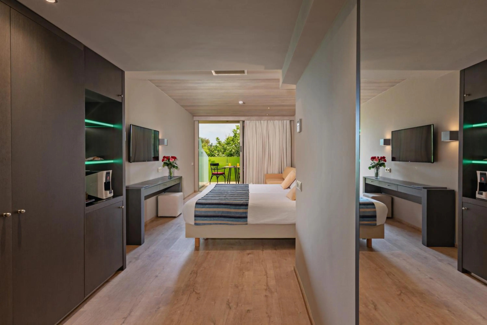 Photo - Kyma Suites Beach Hotel