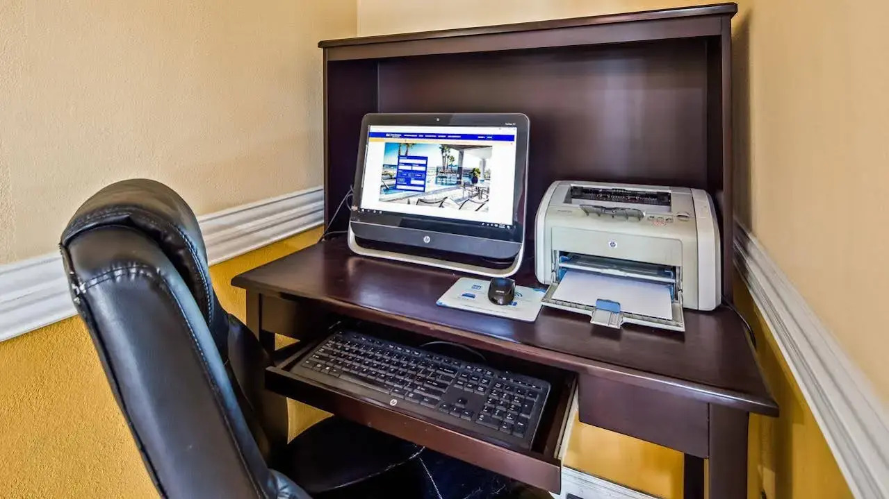 Photo - SureStay Plus Hotel by Best Western Alvin