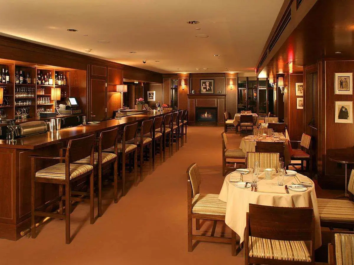 Photo - Sunset Tower Hotel