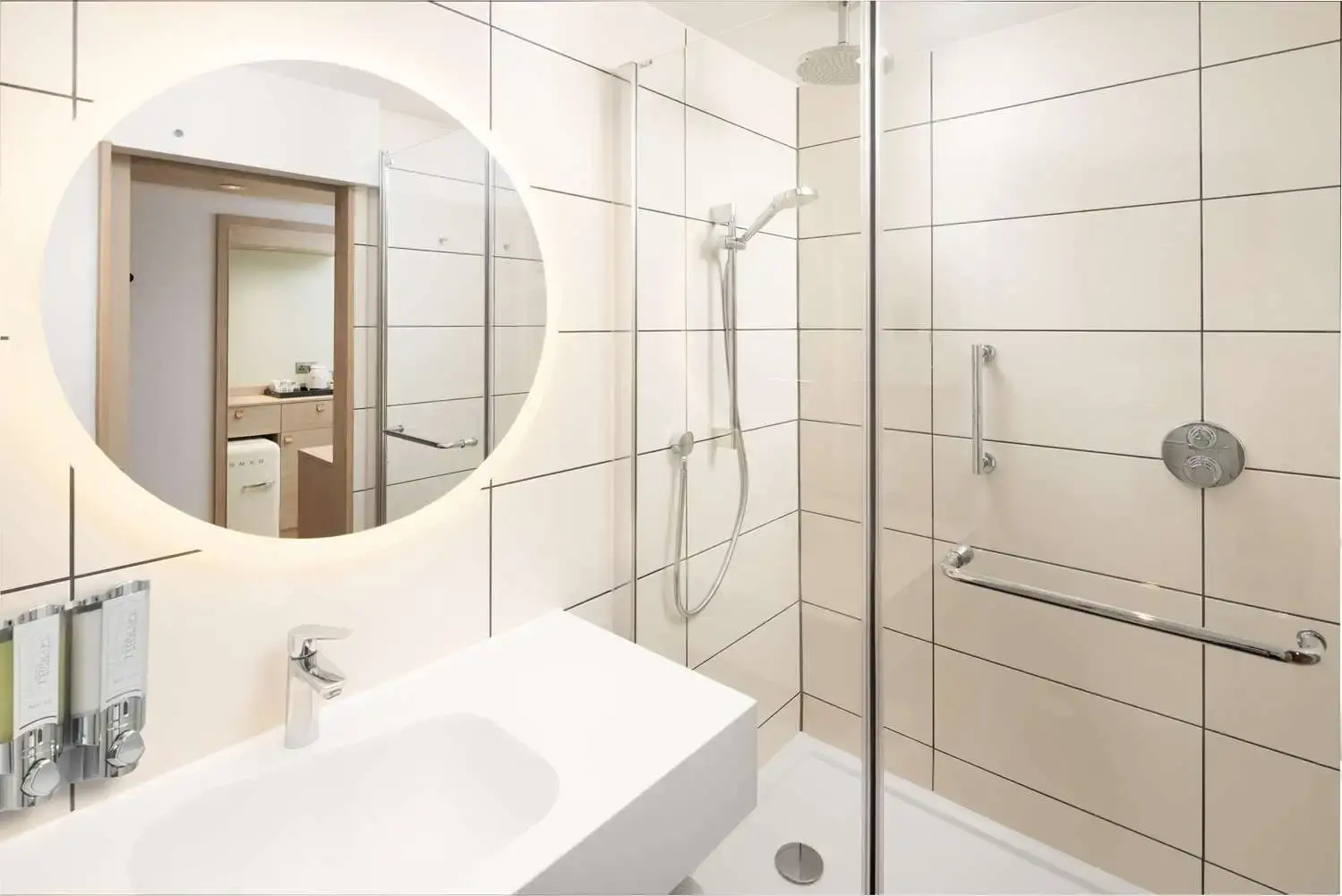 Photo - Hampton By Hilton Rochdale