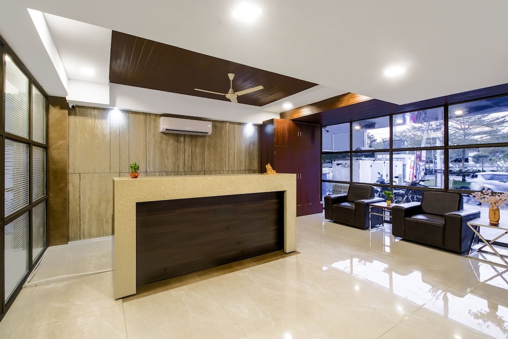 Monday Hotels - Swarna's The Capital