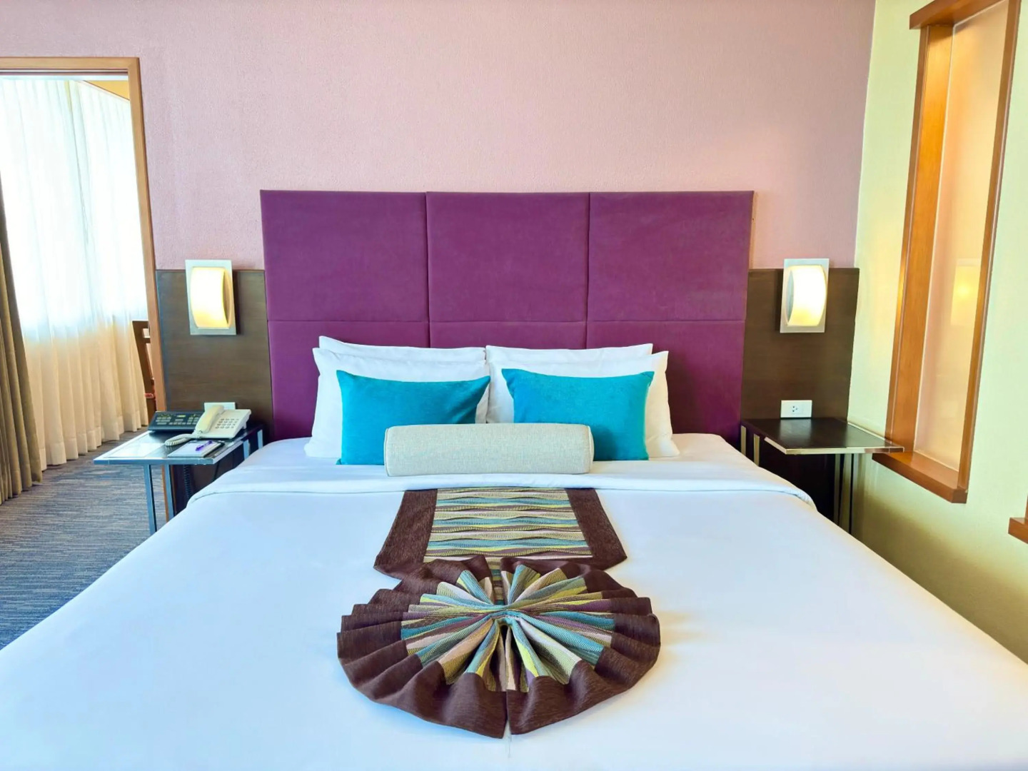 Photo - Summit Pavilion Hotel