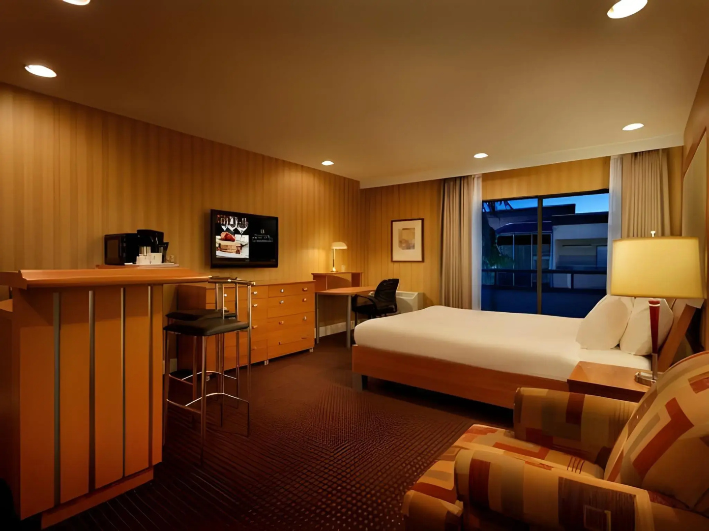 Foto - Executive Hotel Vancouver Airport