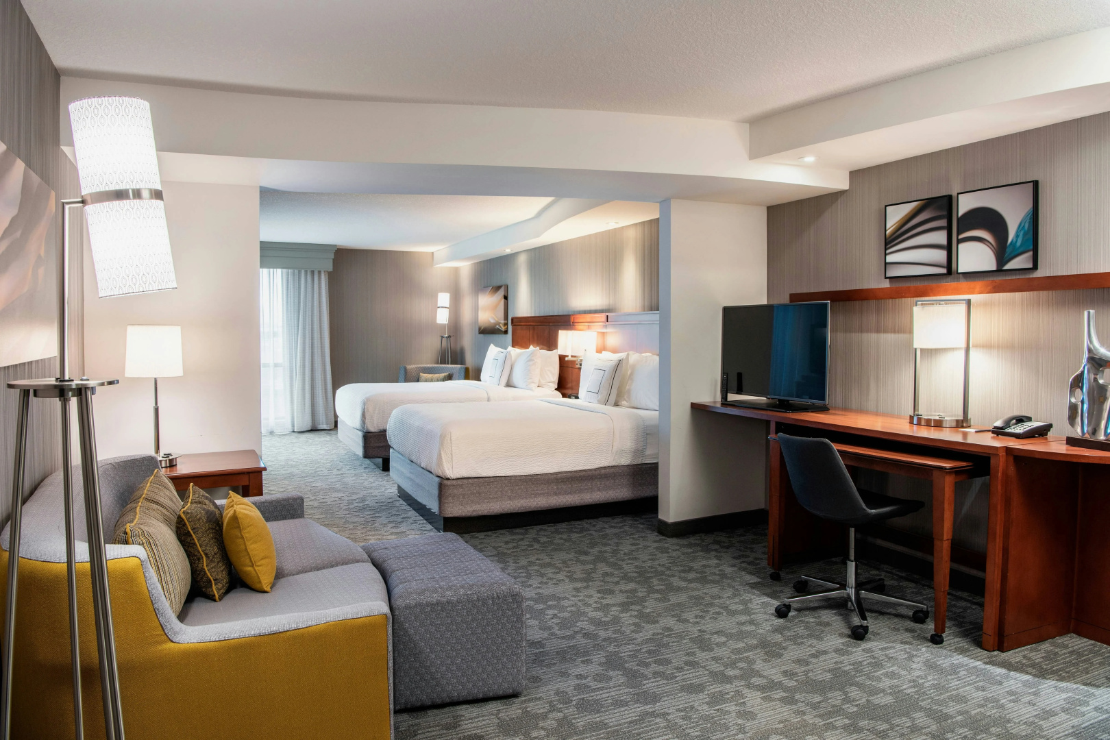 Photo - Courtyard by Marriott Edmonton West