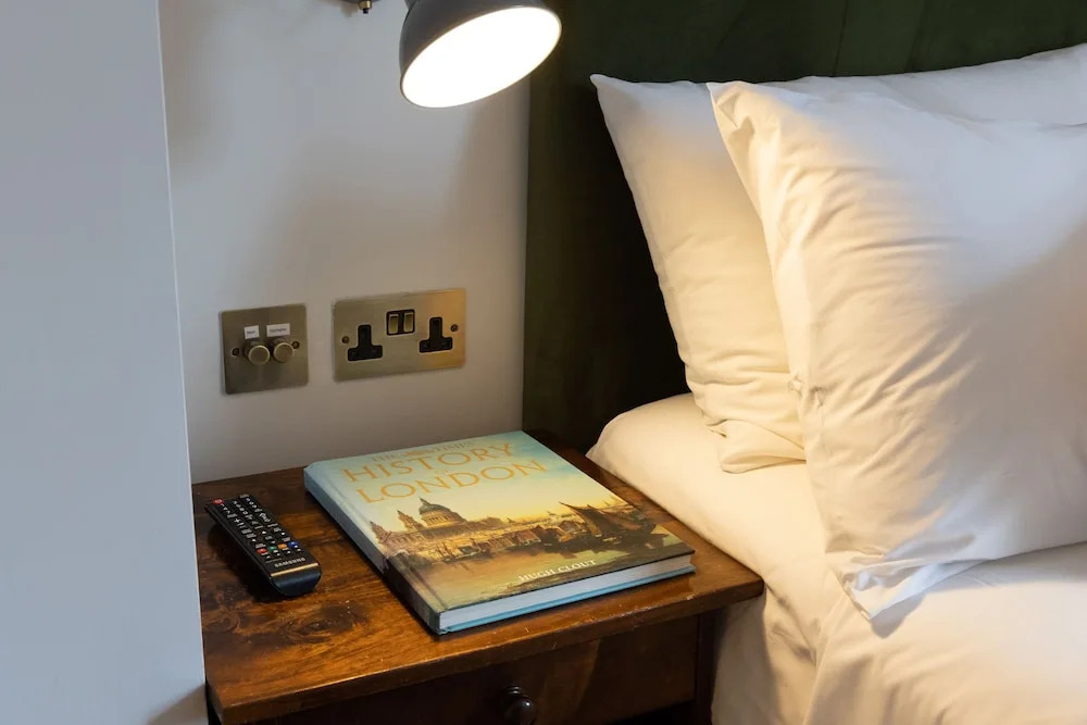 Photo - The Knight Of Nottinghill