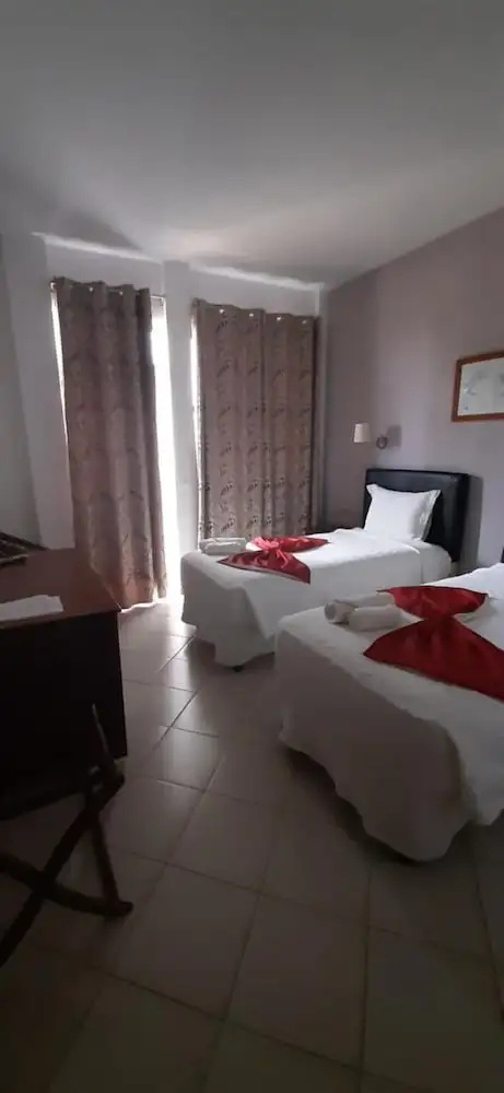 Room in Guest Room - Deluxe Double Room With Balcony in Vila do Maio — фото 1