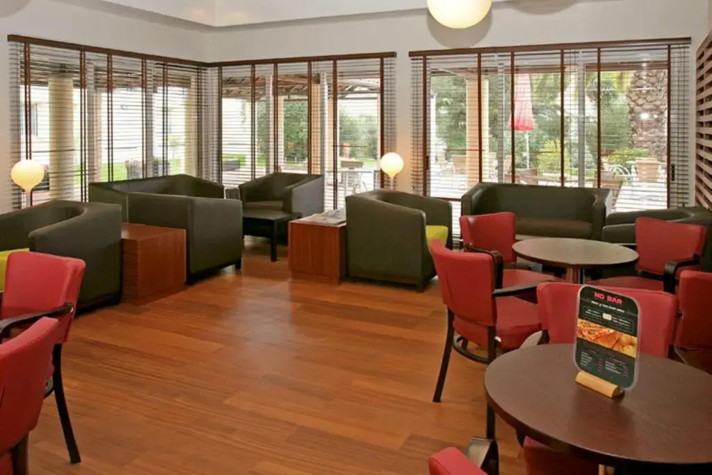 Photo - Hotel ibis Setubal