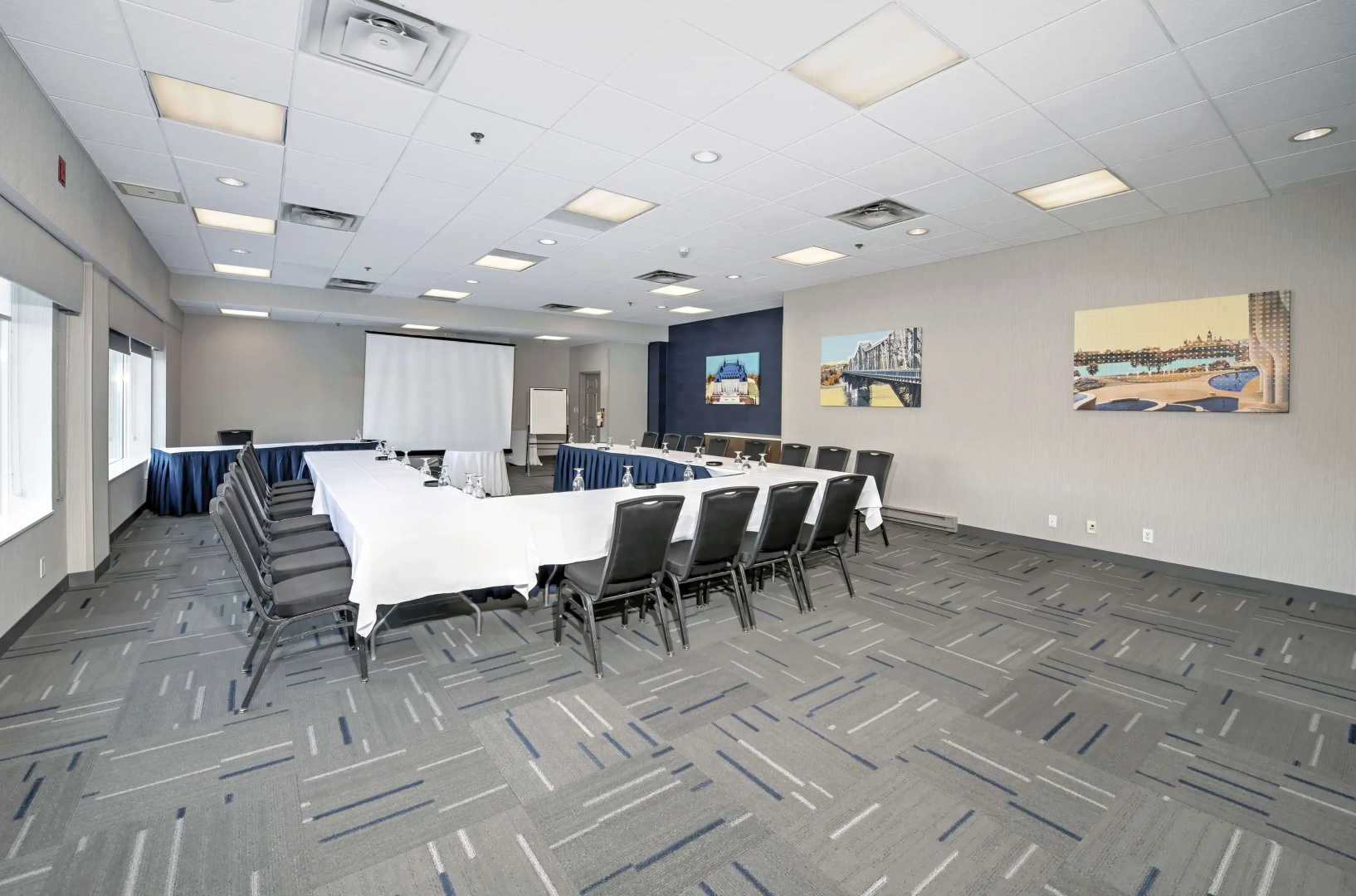 Photo - Hampton by Hilton Ottawa