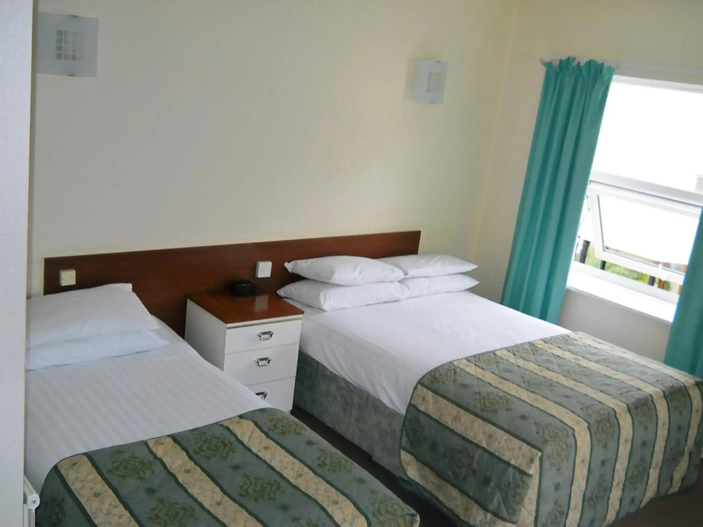 Photo - The Oakland Hotel