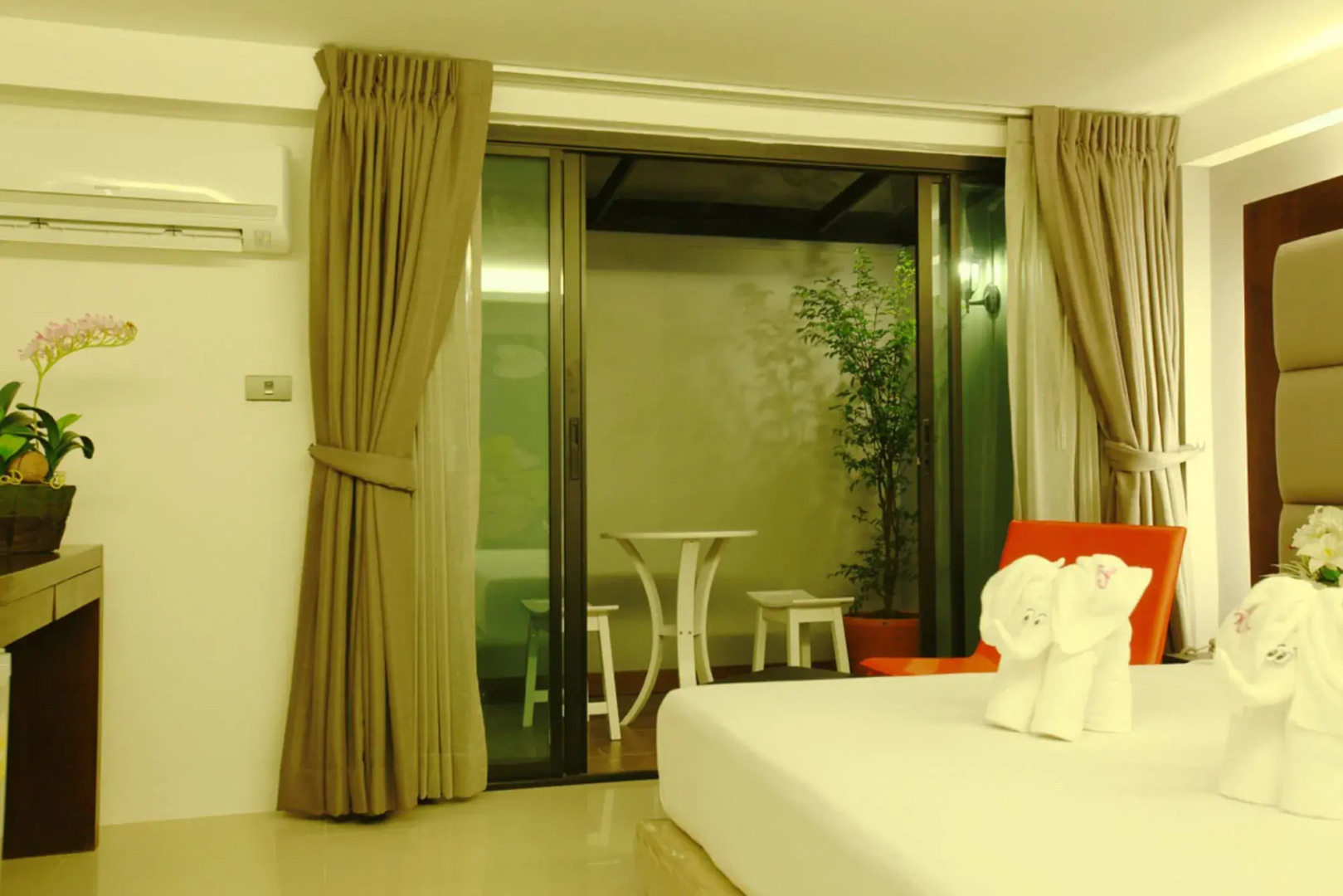 Photo - The Bangkok Major Suite