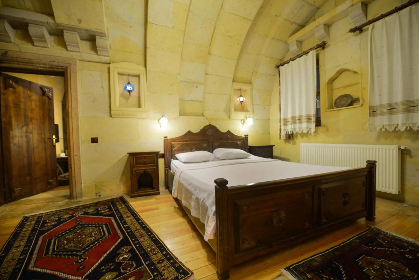 Photo - Vineyard Cave Hotel