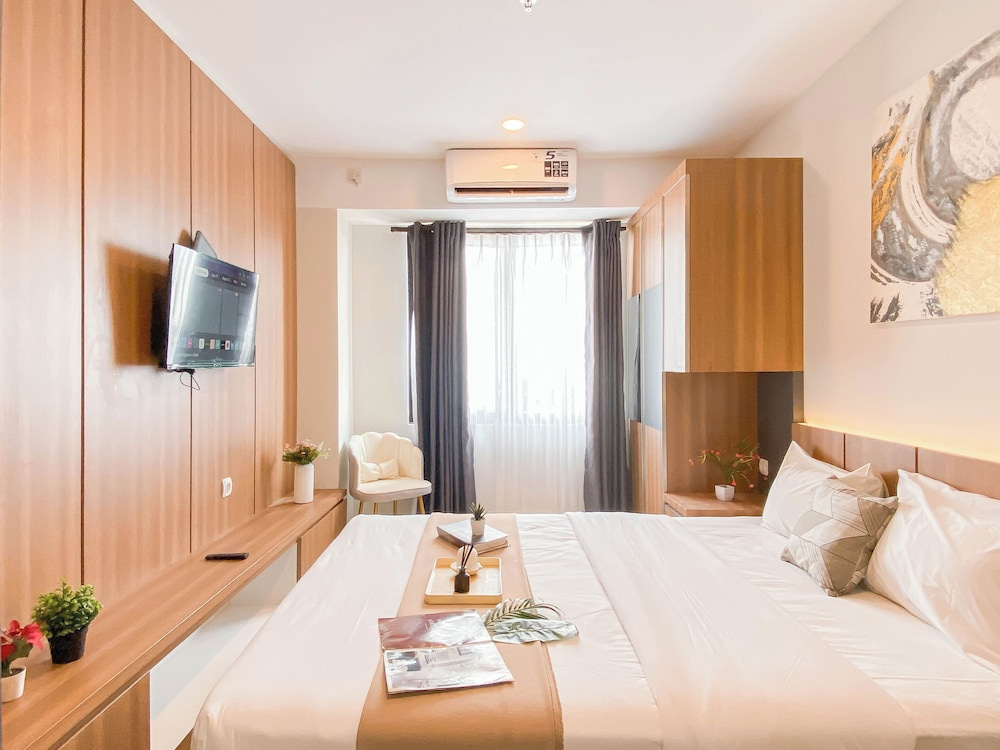Wooden Space Studio At Meikarta Apartment