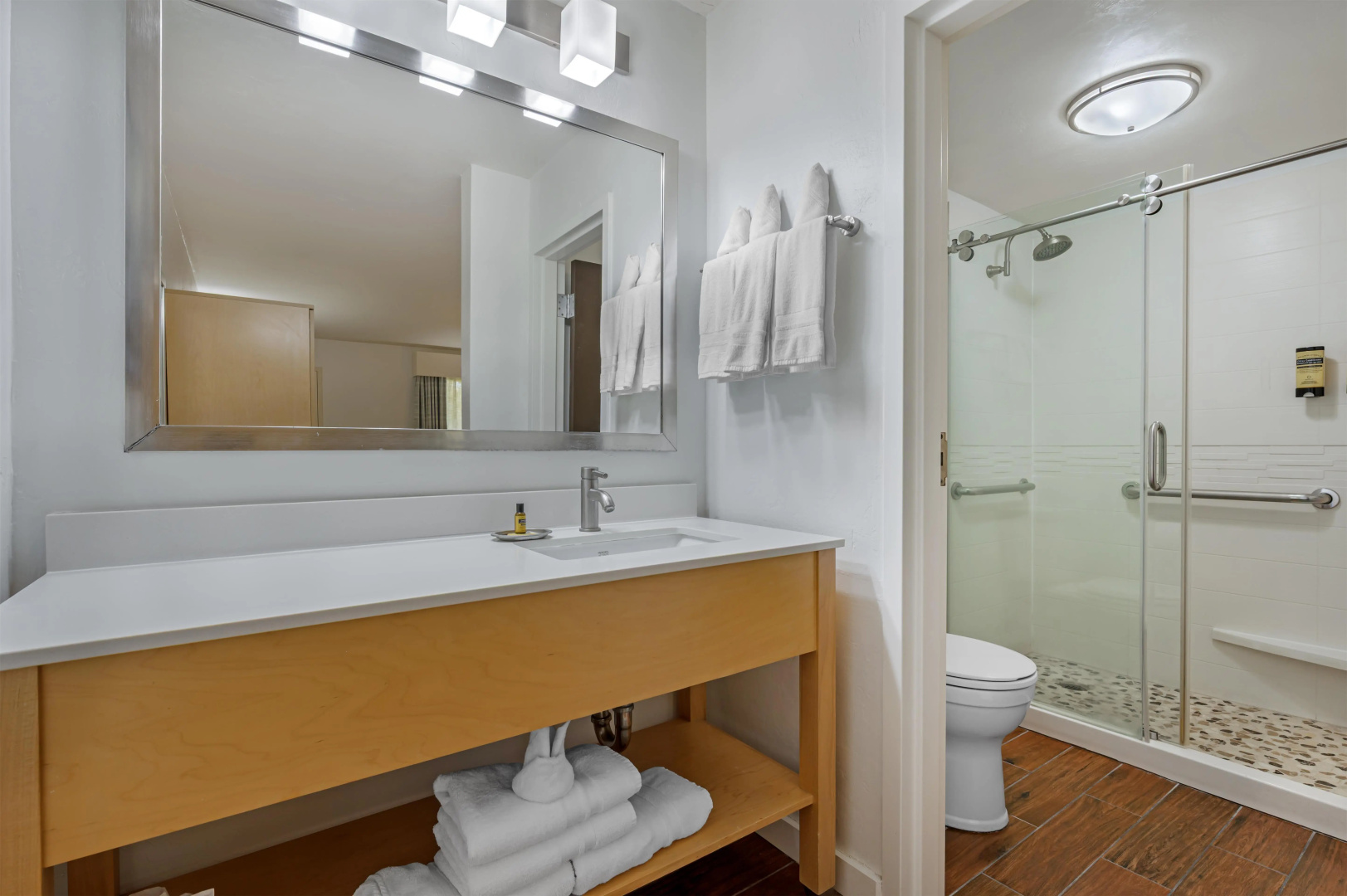 Foto - Best Western Plus South Coast Inn