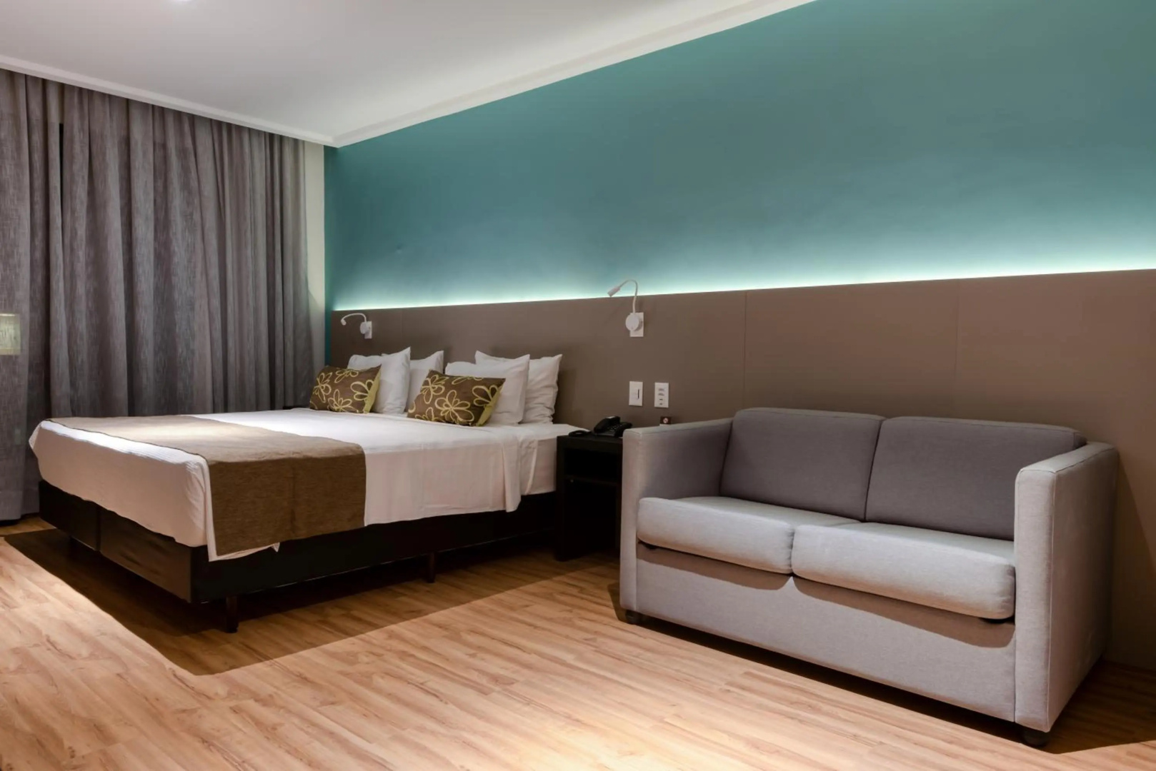 Photo - Comfort Suites Vitoria
