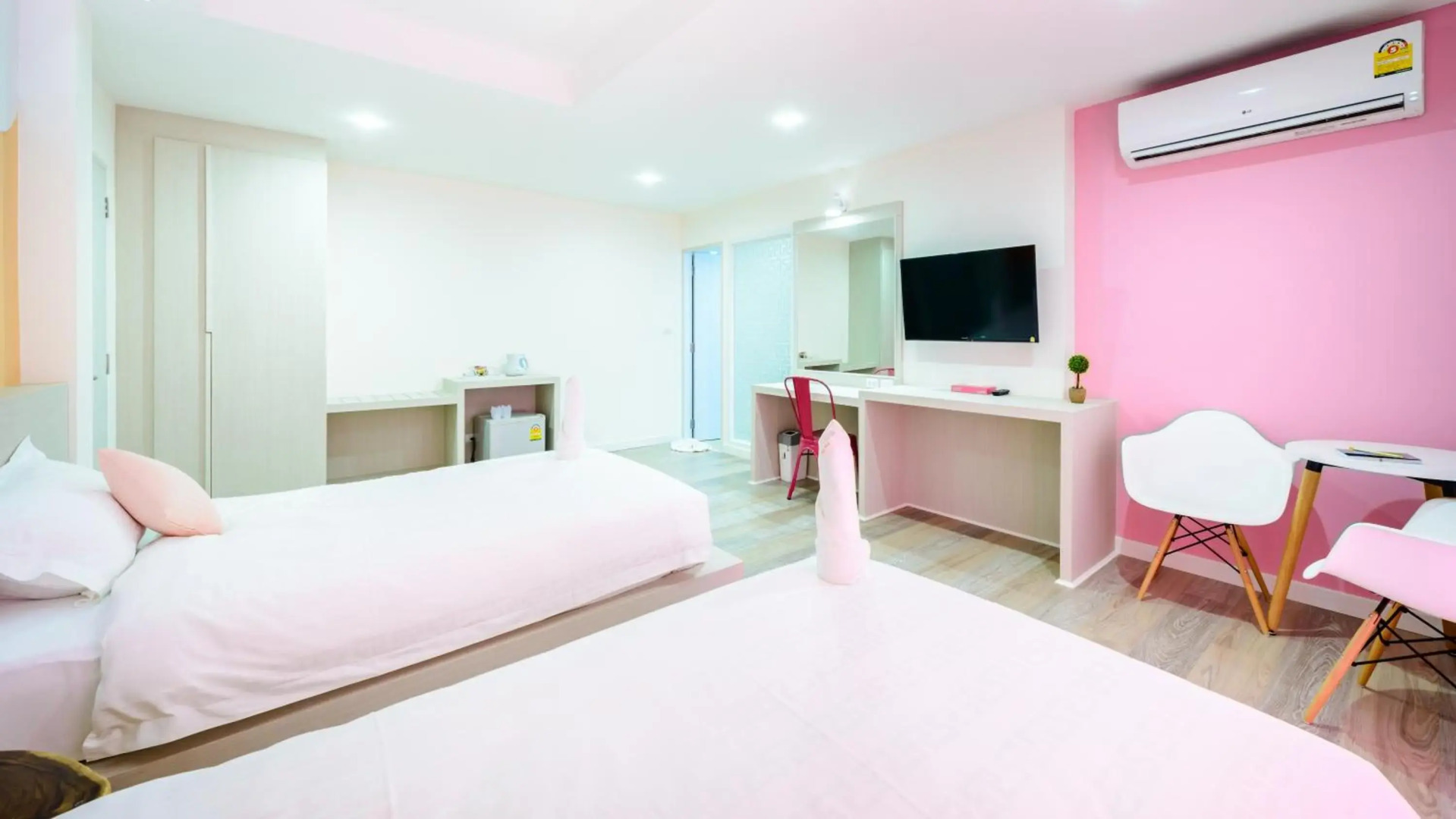 Foto - The Tint At Phuket Town - SHA Plus