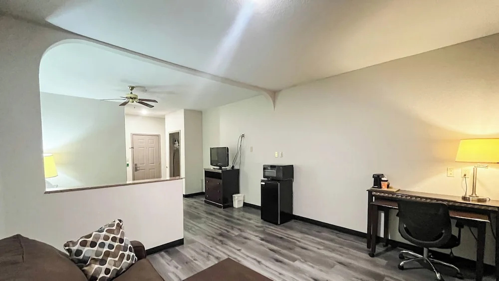 Photo - Studio 6 Suites Houston, TX - Spring