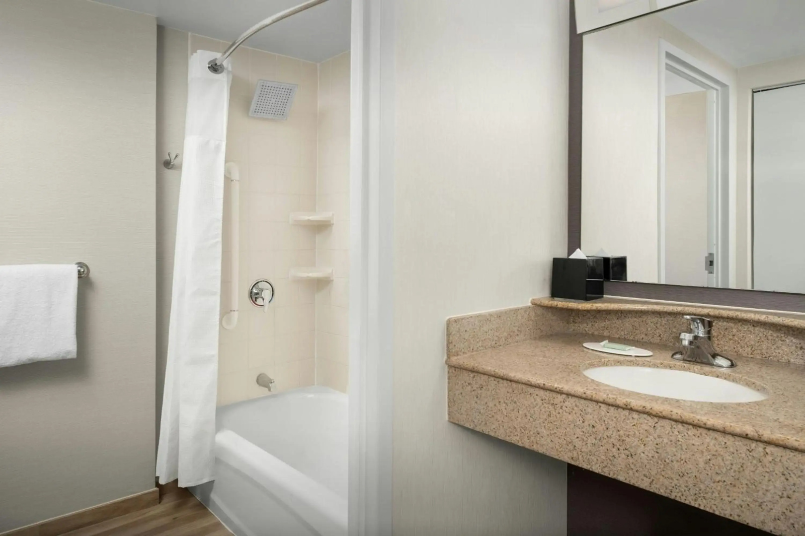 Photo - Courtyard by Marriott Virginia Beach Oceanfront North 37th Street
