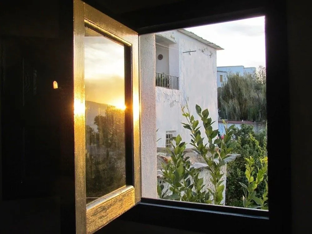 Photo - Las Chimeneas