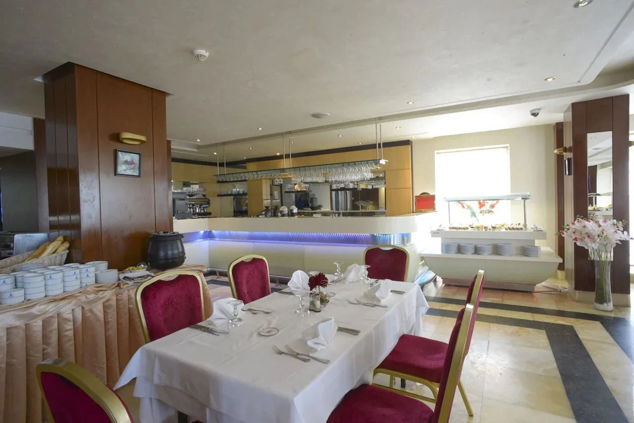 Photo - The Penthouse Suites Hotel