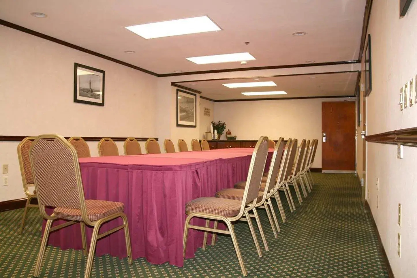 Photo - Hampton Inn San Francisco Airport