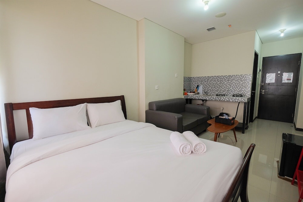 Garden View Studio at Nifarro Park Apartment