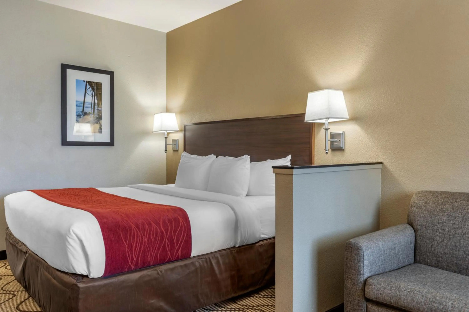 Photo - Comfort Inn & Suites Orange County John Wayne Airport