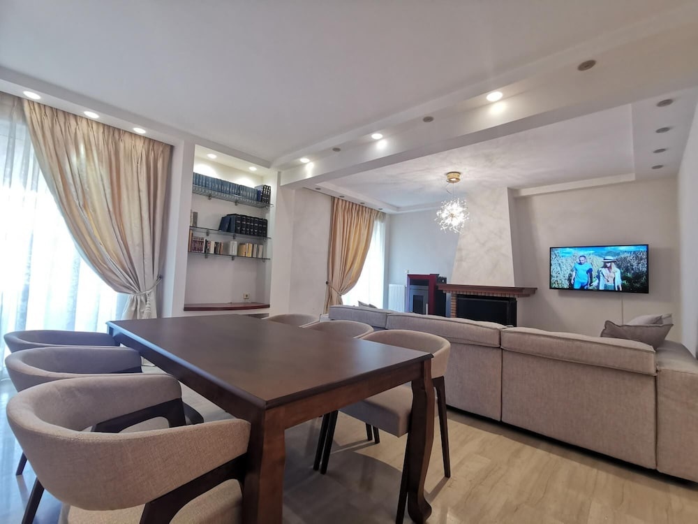 Cassiopeia - Glyfada Apartment