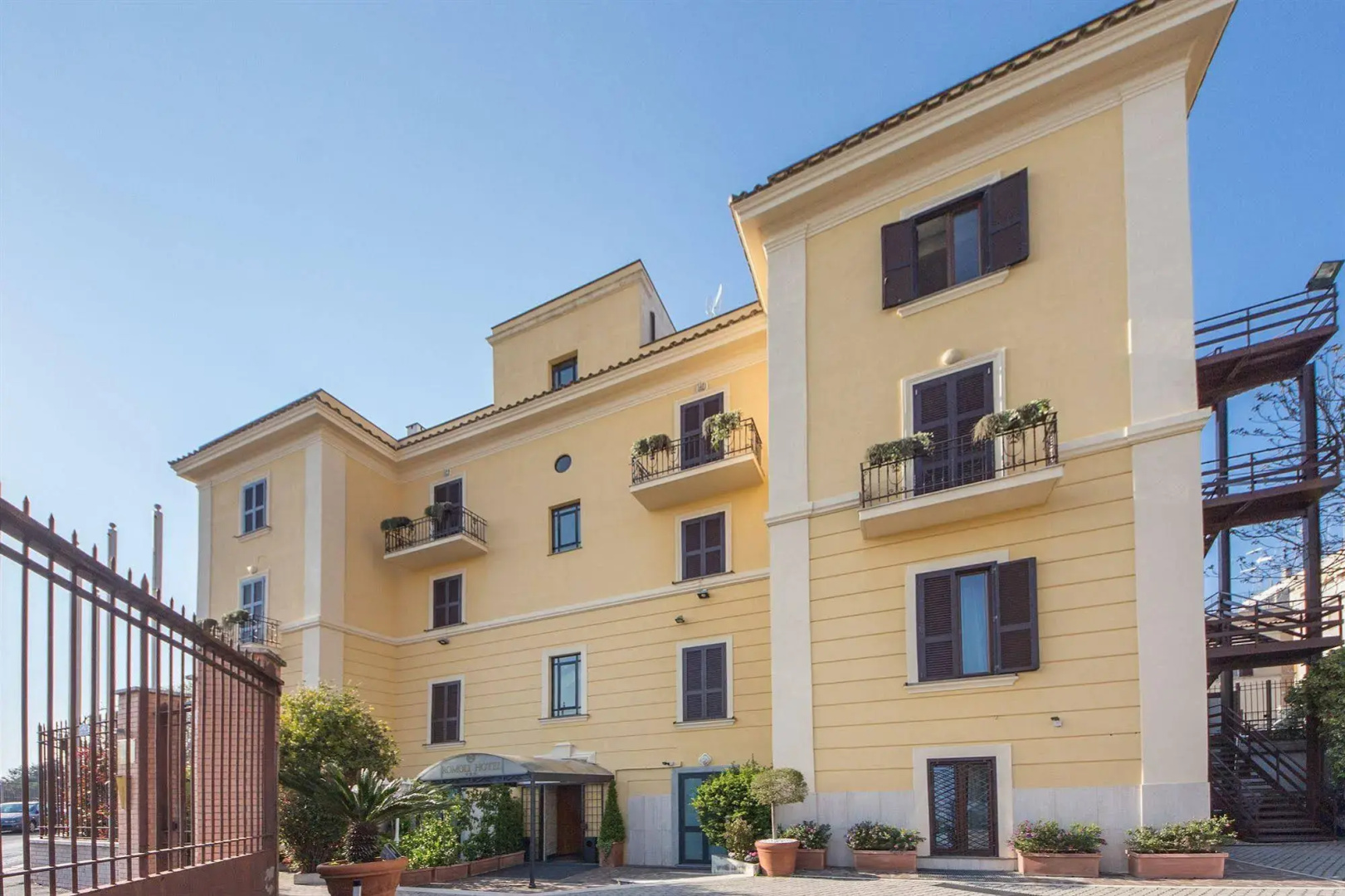 Photo - Romoli Hotel
