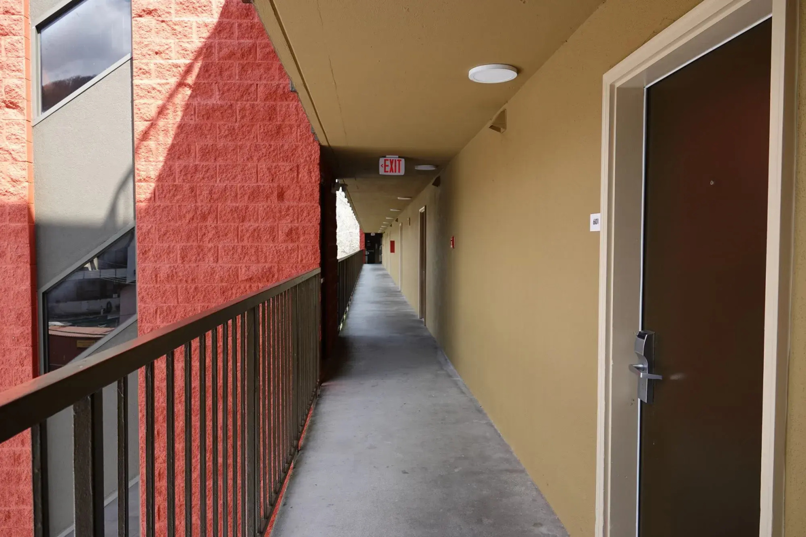 Photo - SureStay Plus Hotel by Best Western Gatlinburg