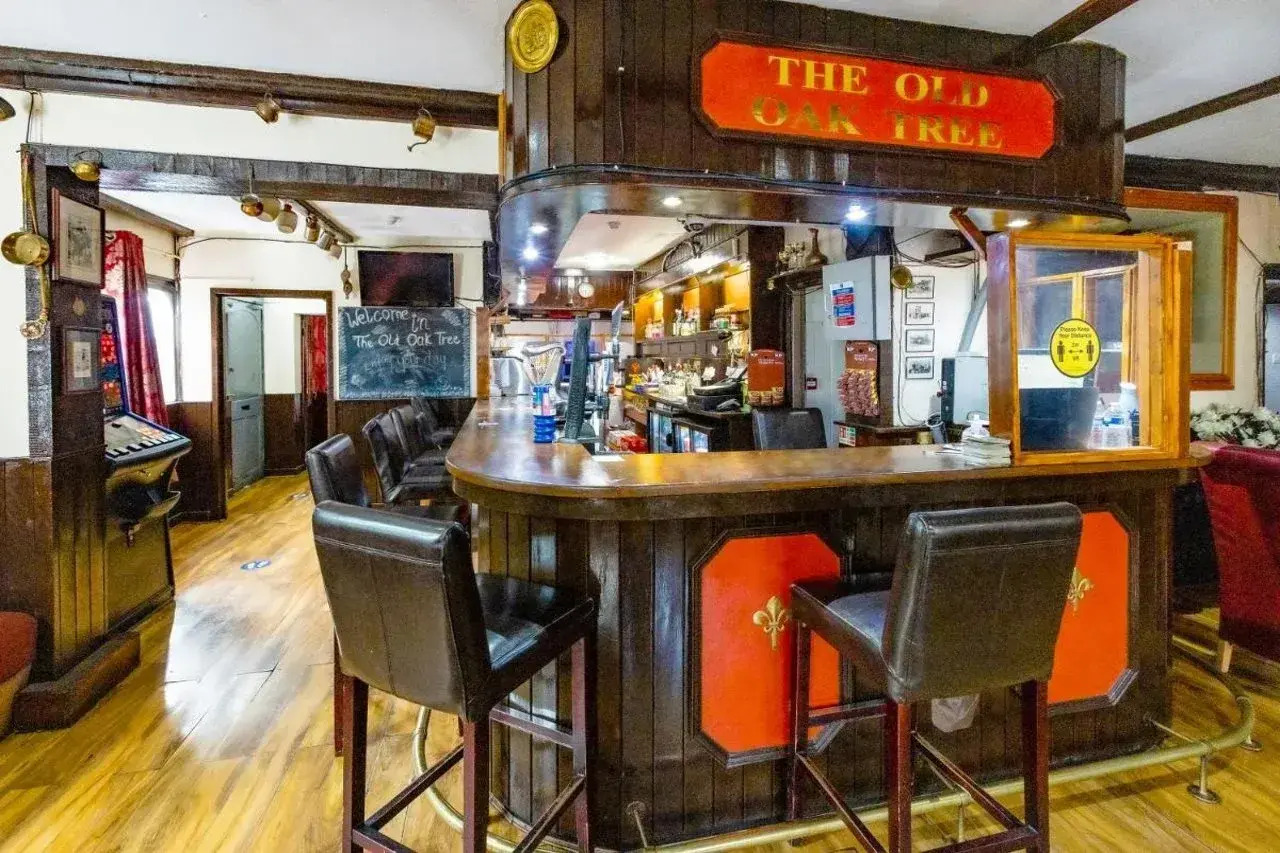 Photo - Old Oak Tree Inn