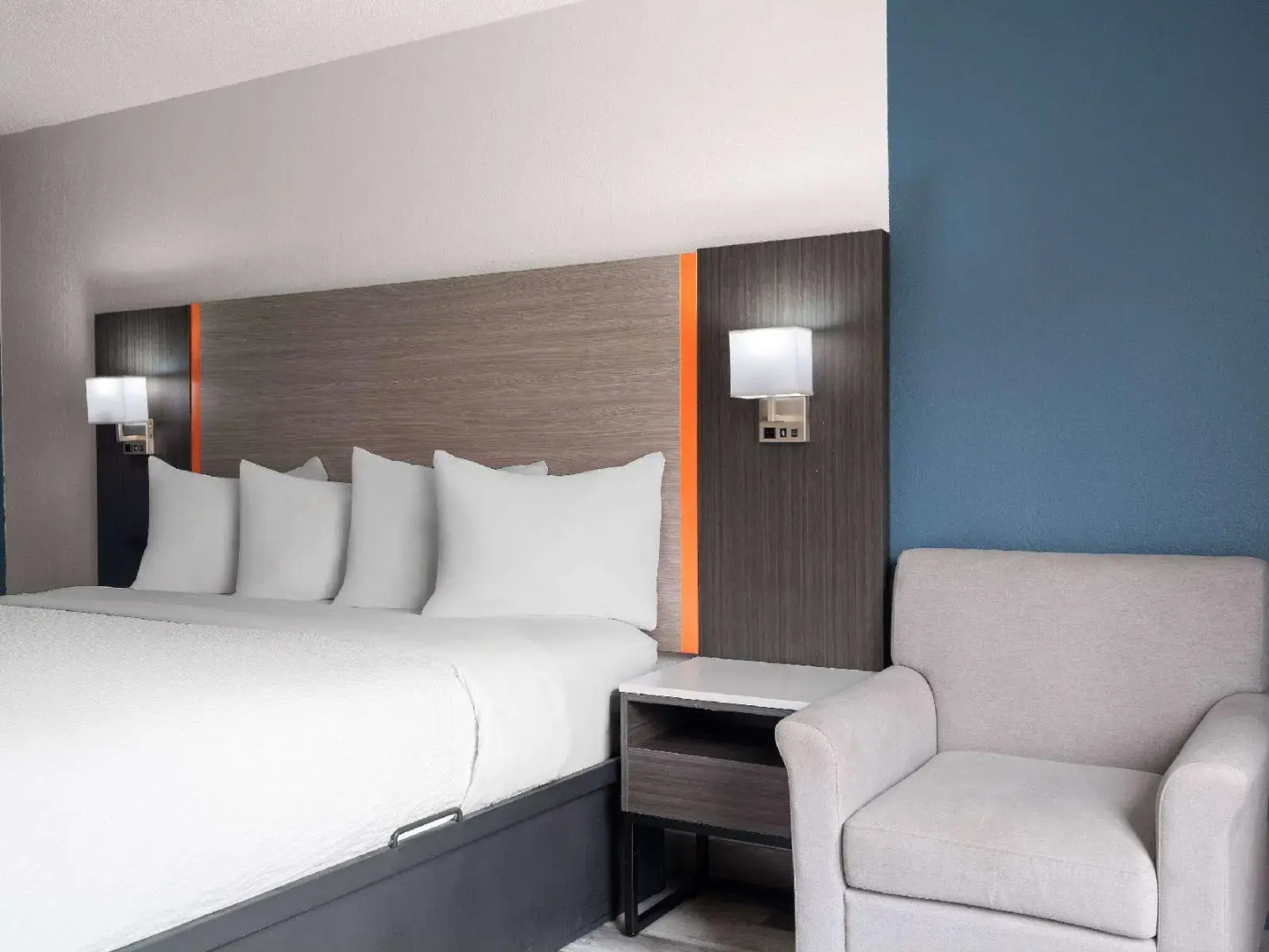 Photo - Baymont by Wyndham Indianapolis East