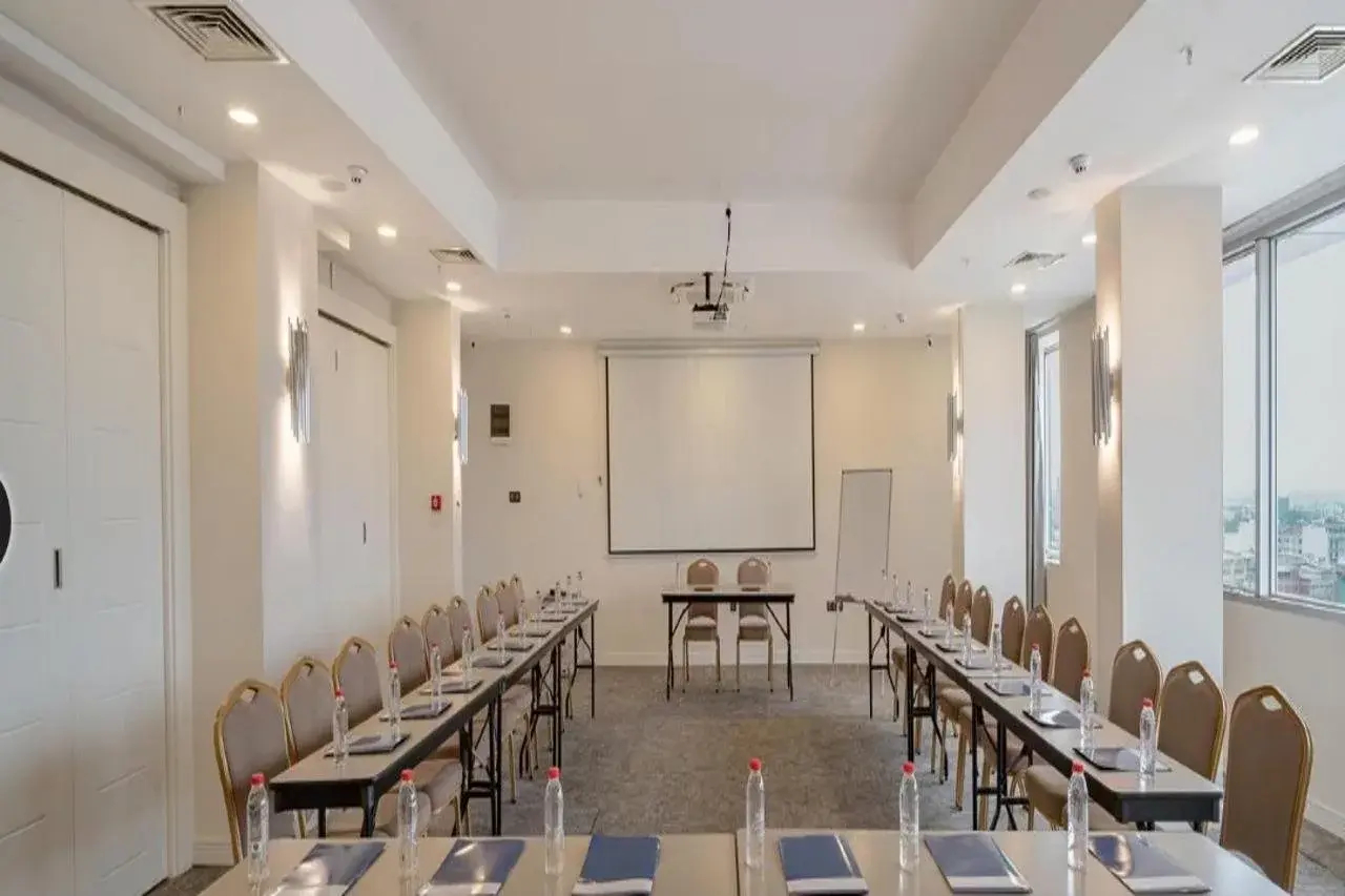 Photo - Best Western Izmir Hotel
