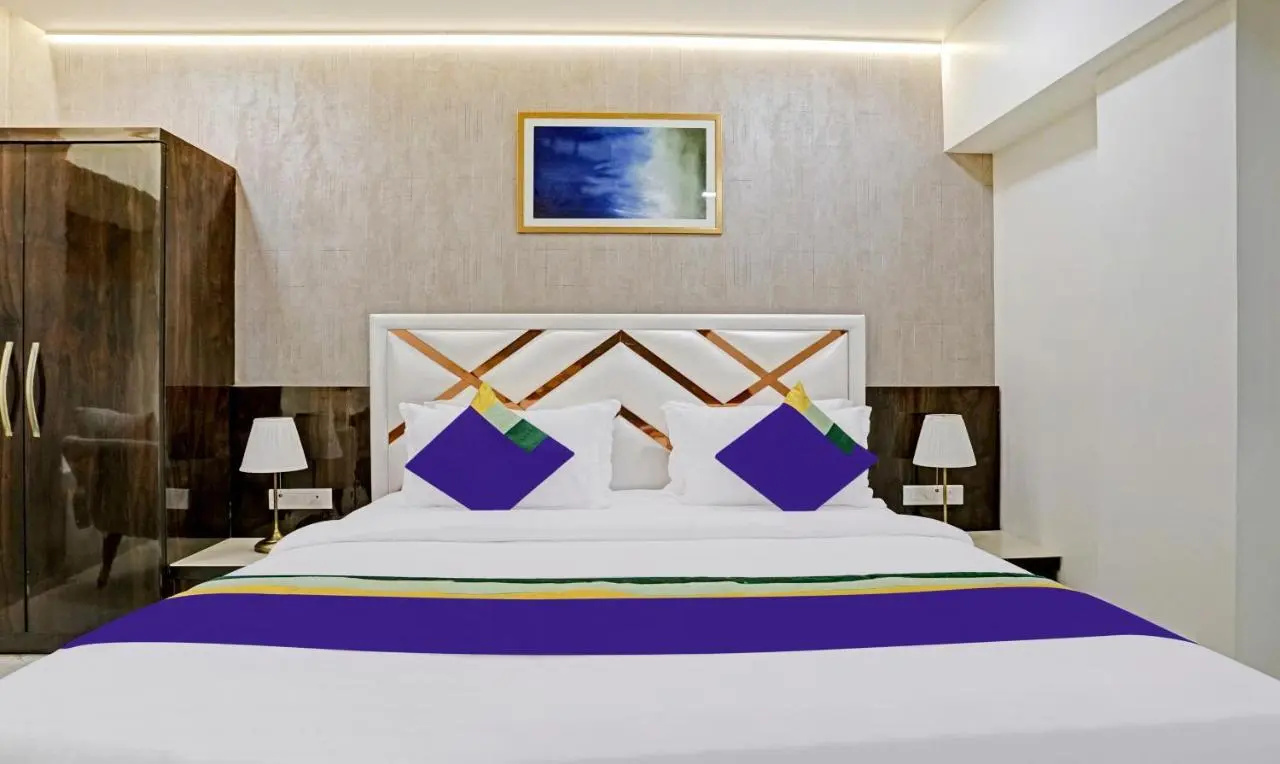 Photo - Treebo Premium Golden Bliss Trimurti Nagar Square