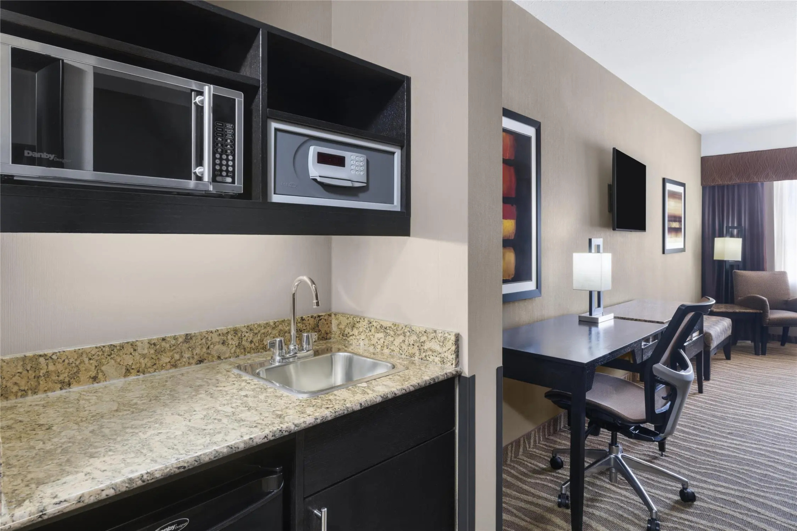 Photo - Best Western Premier Freeport Inn Calgary Airport