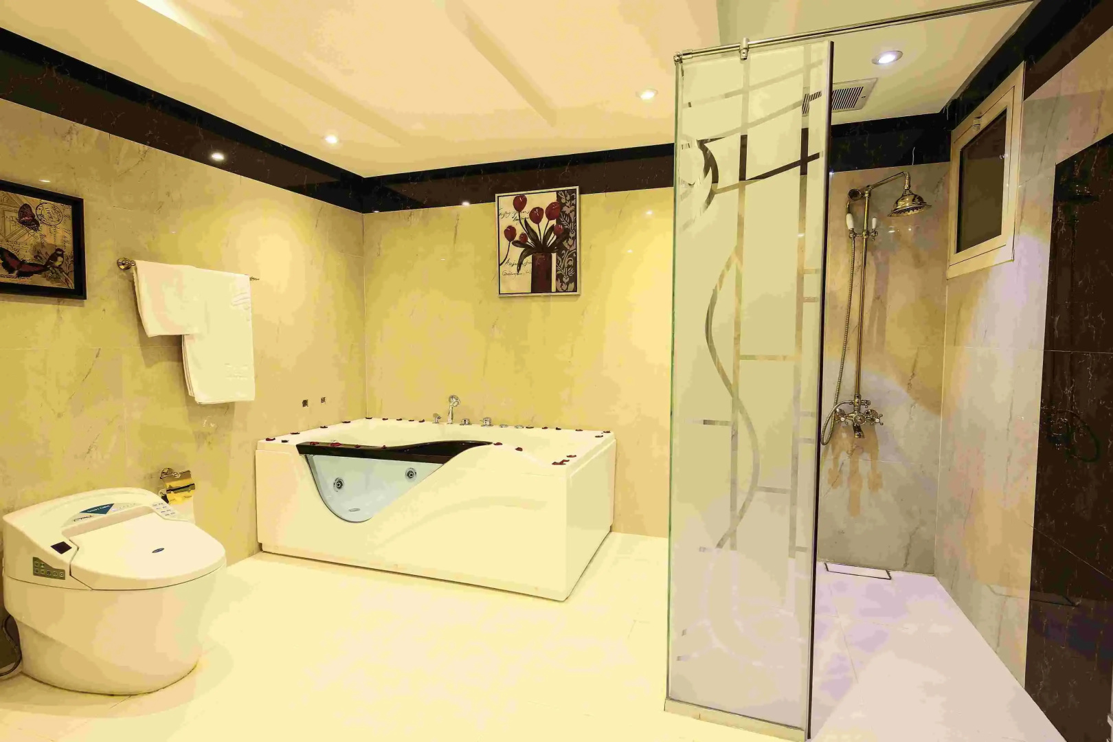 Foto - Rest Night Serviced Apartments- AlHamra رست نايت للشقق المخدومة - الحمرا