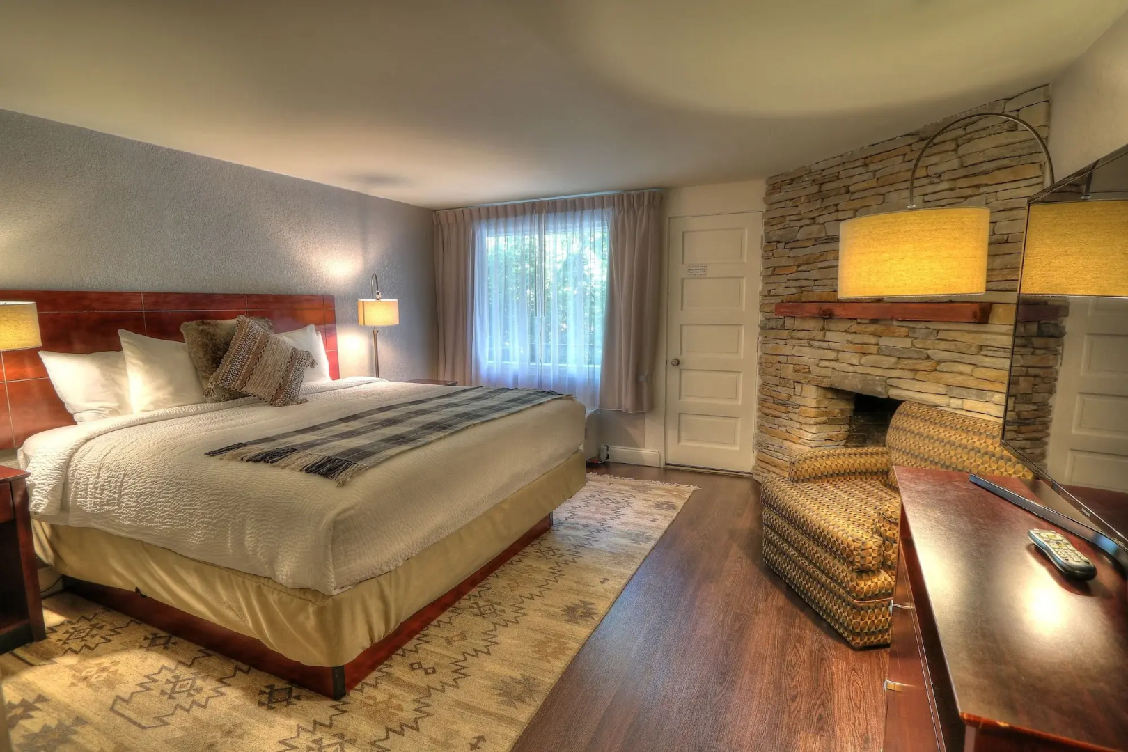 Photo - River Edge Inn