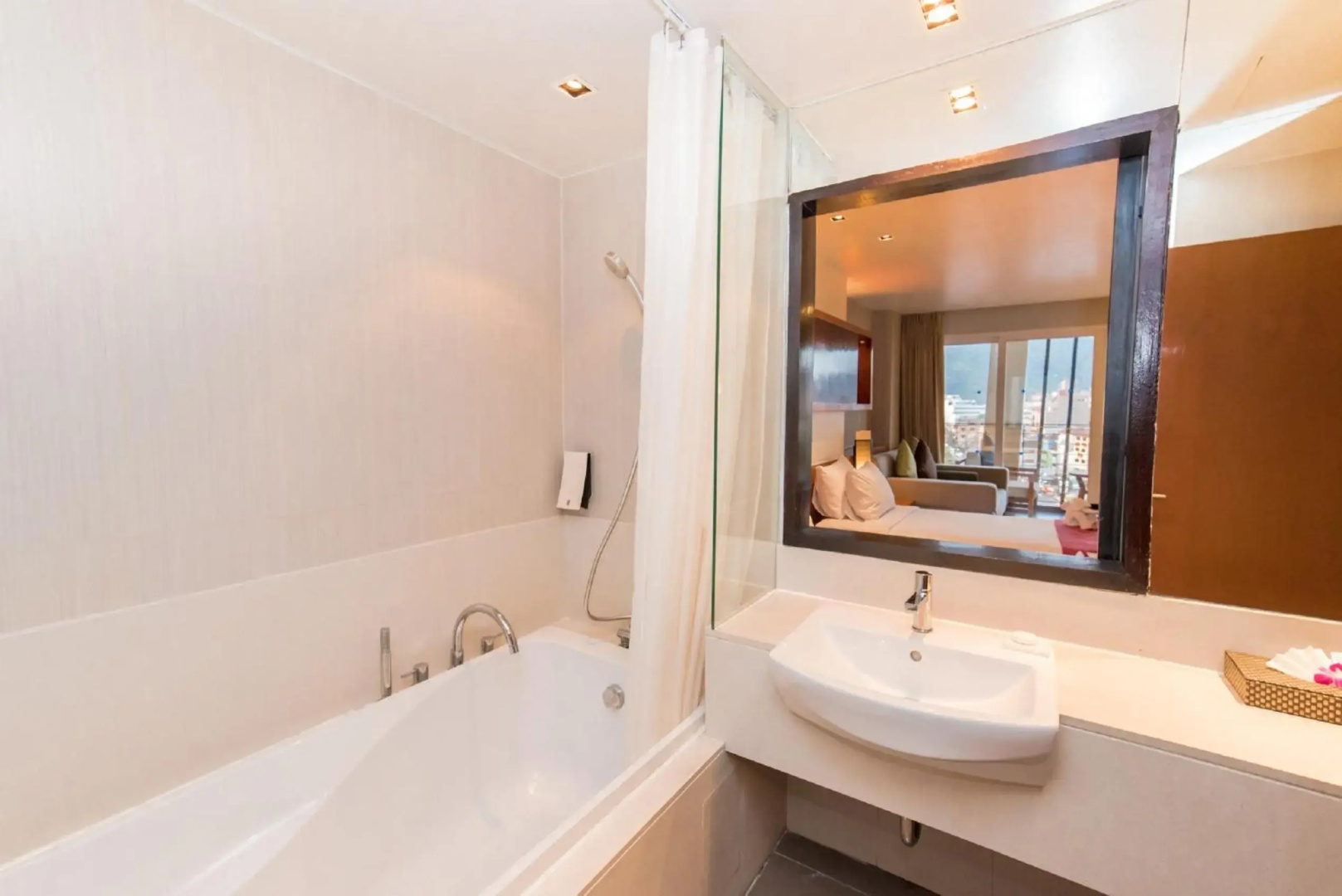 Photo - ASHLEE Hub Hotel Patong