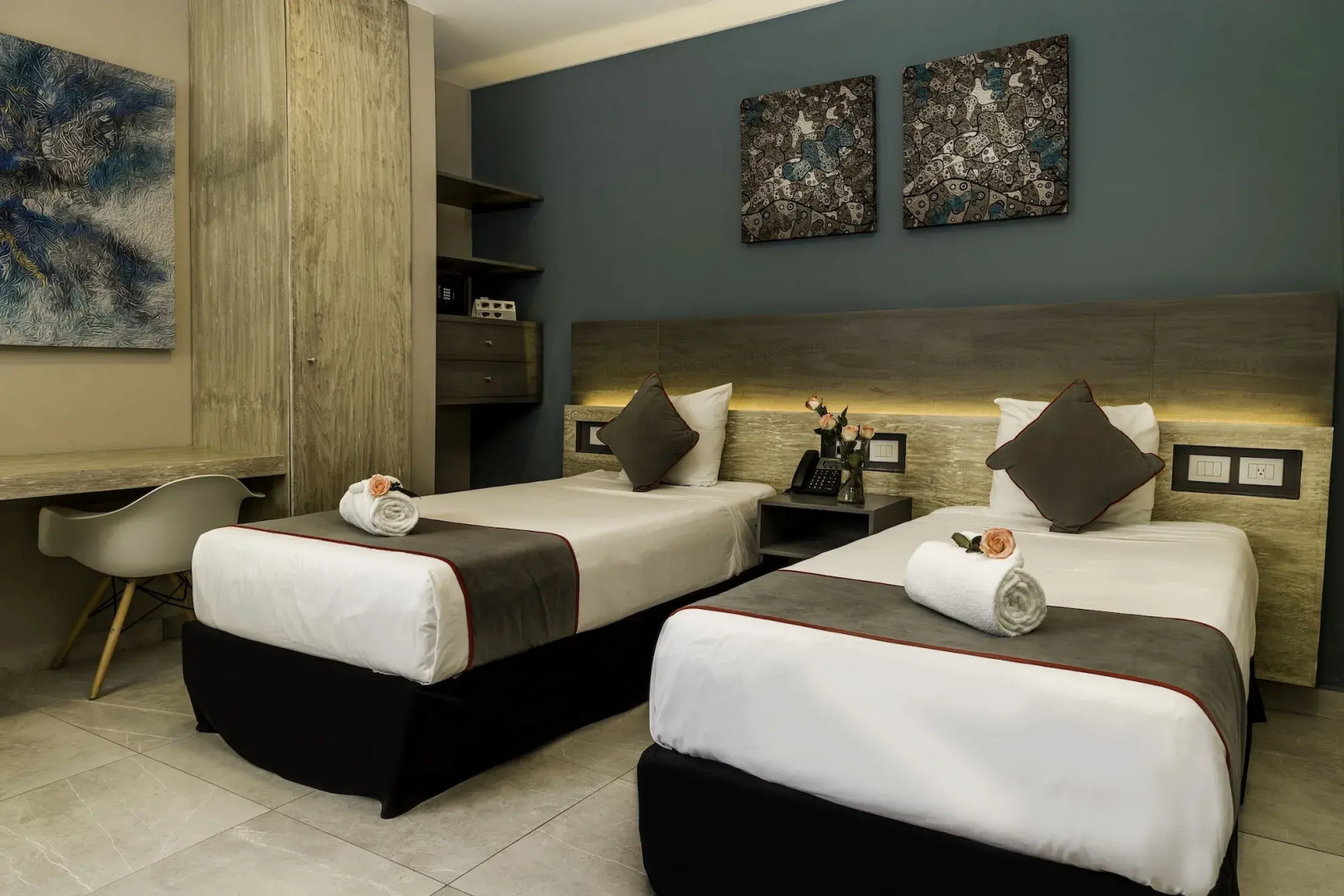 Photo - Illusion Xpress I Attraction Hotel Deluxe