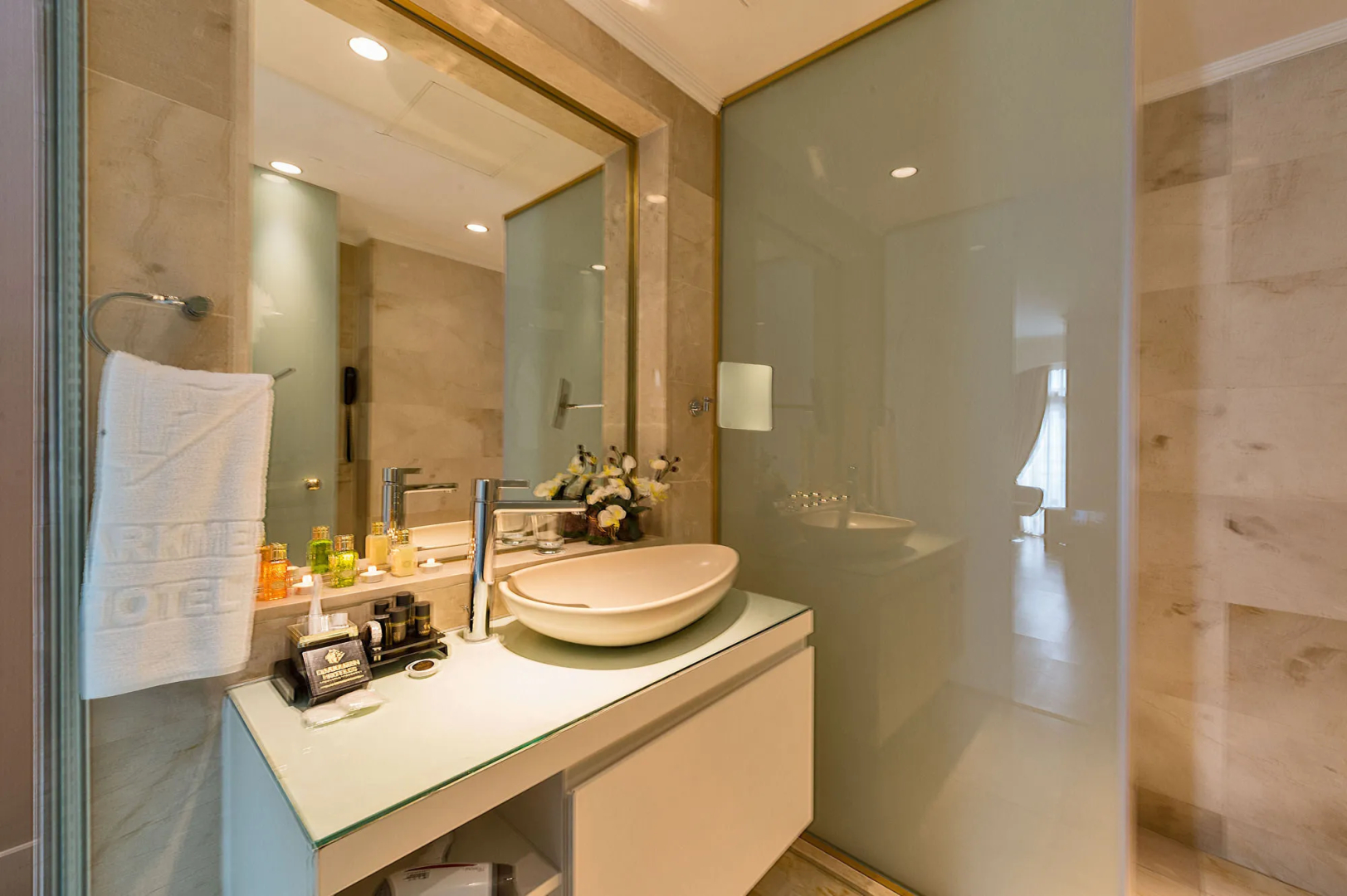 Photo - Darkmen Hotel 2