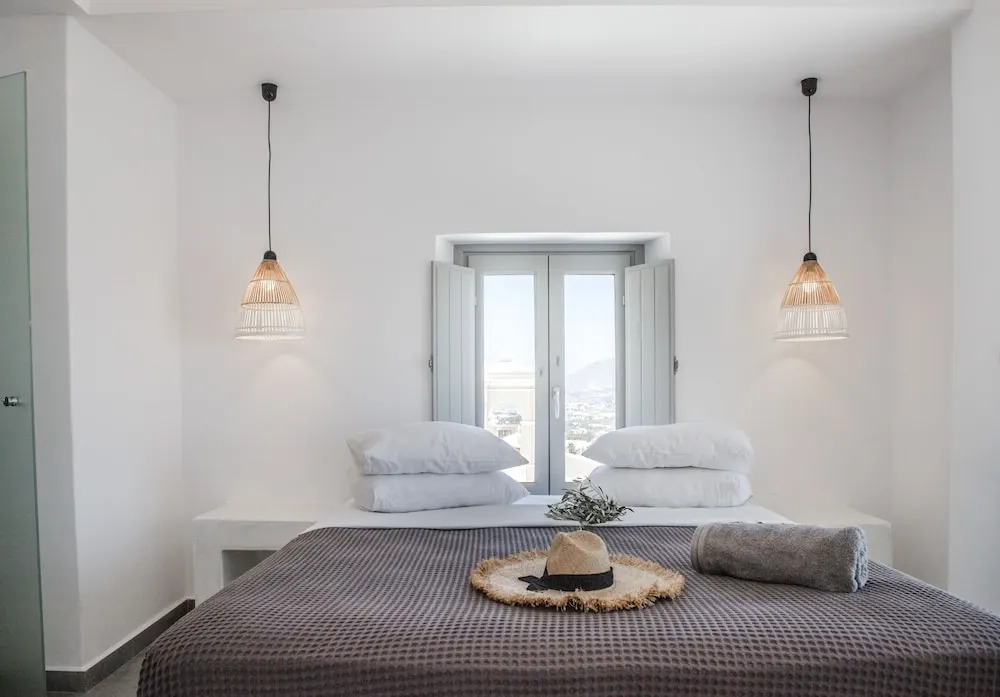 Photo - Caldera Cliff Illusion