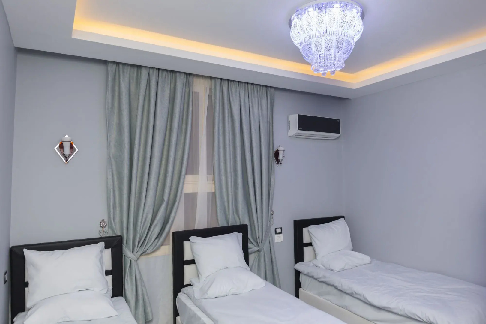 Photo - Capital Hotel