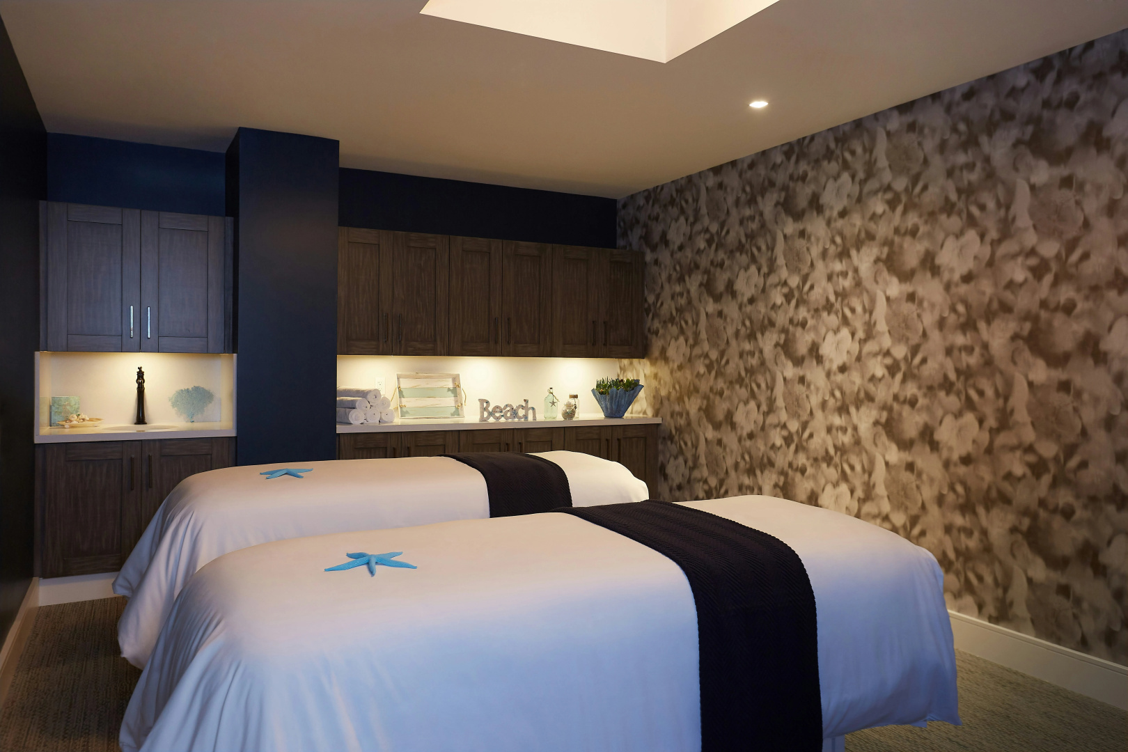 Photo - The Waterfront Beach Resort, A Hilton Hotel