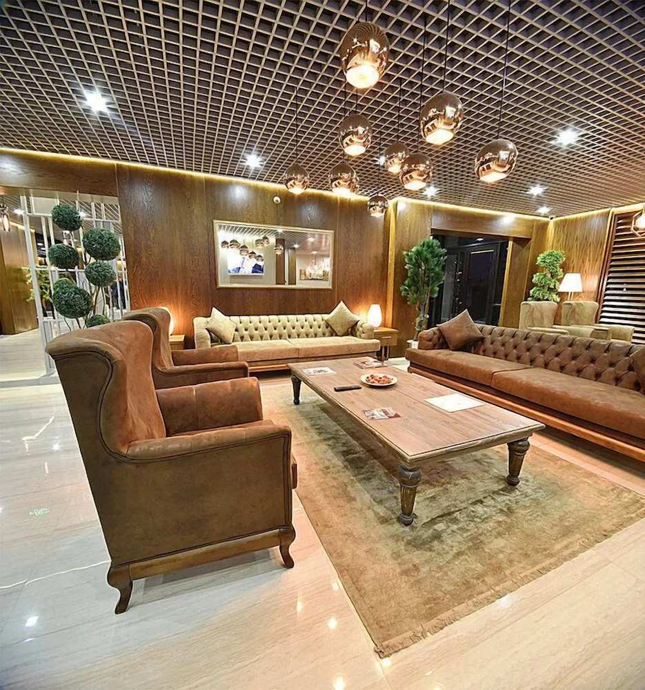 Photo - The Elegant Hotel