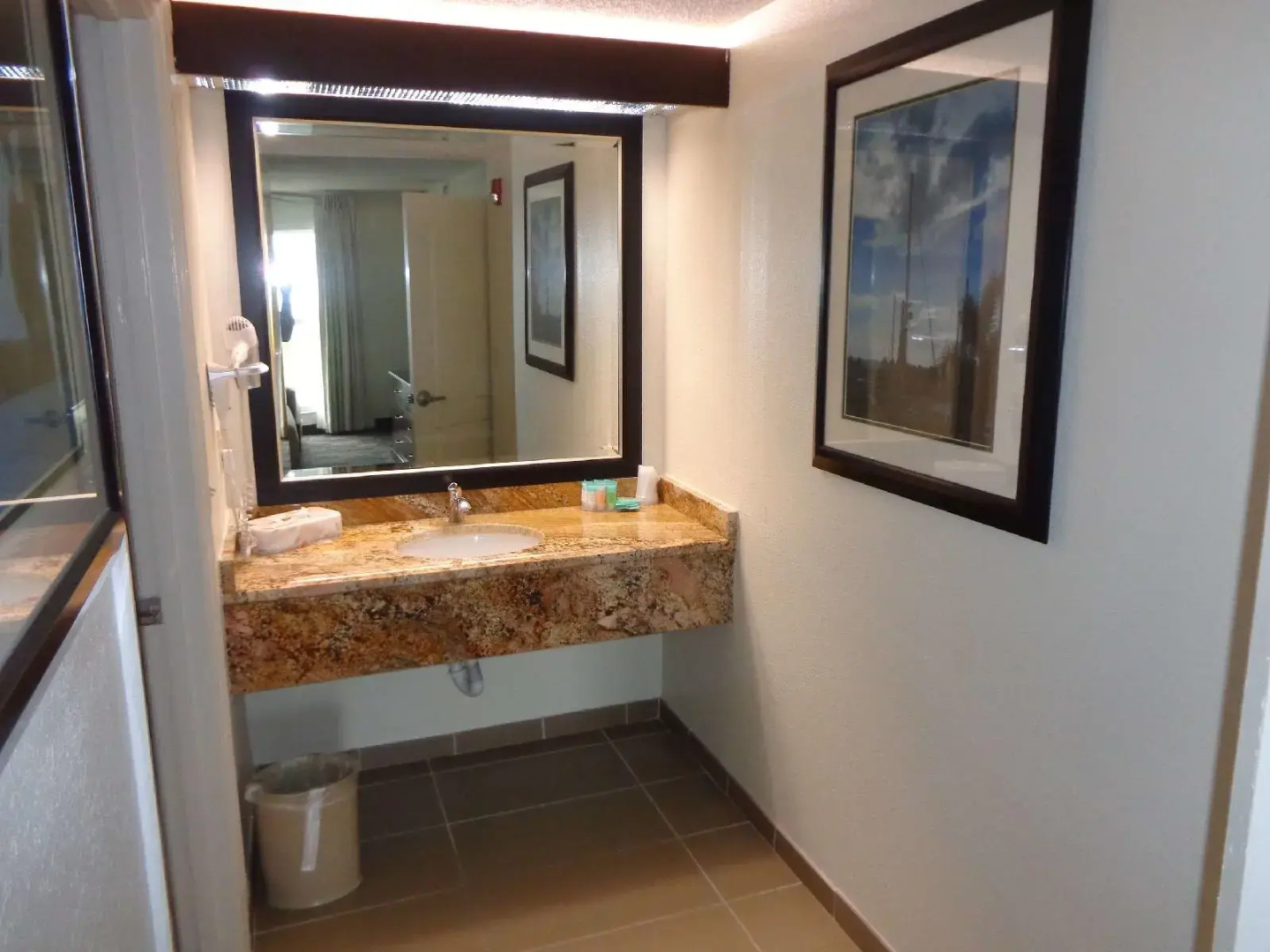 Foto - SureStay Plus by Best Western Orlando Lake Buena Vista