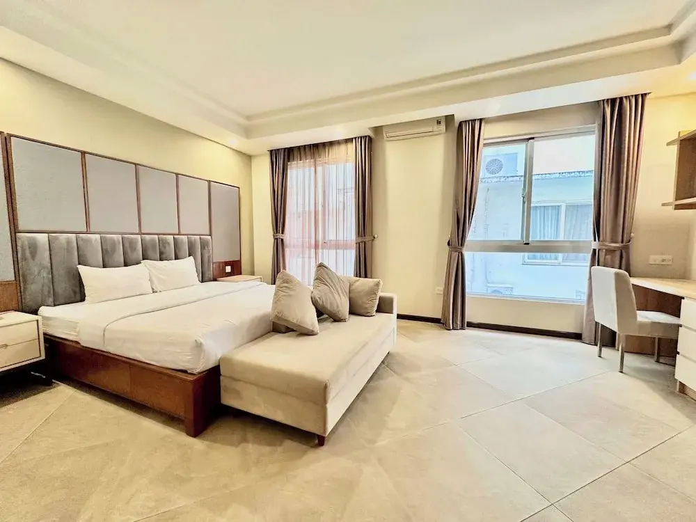 Photo - LAGUNA Premier