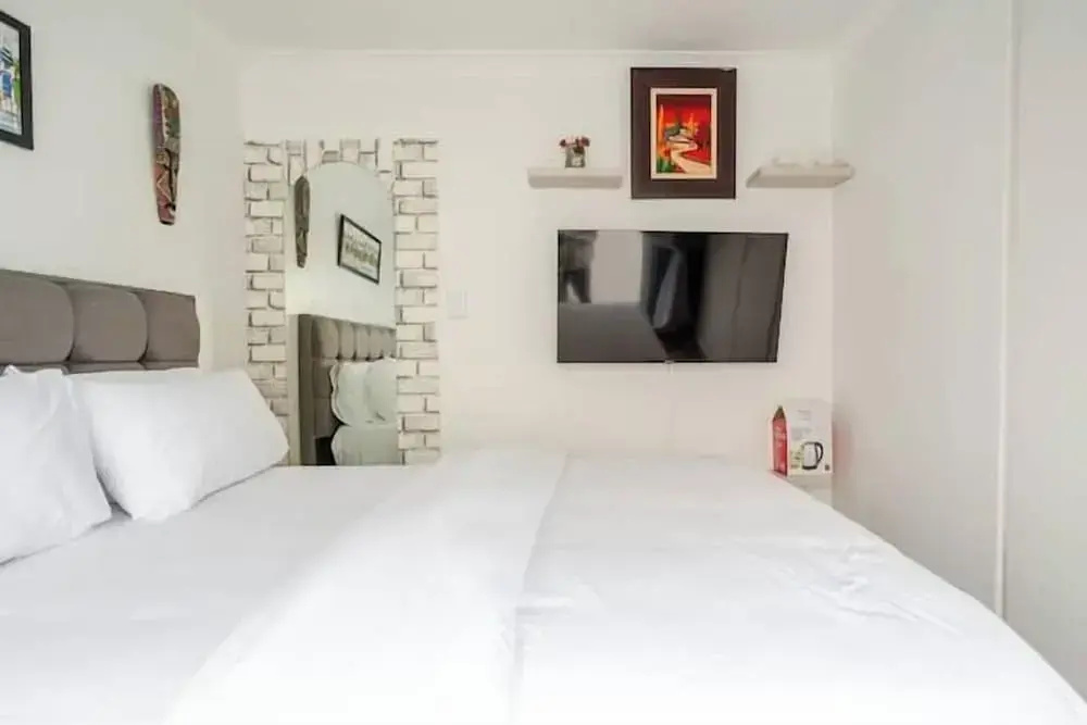 Photo - Caline VIP Luxury Jacuzzi &, Swimming Pool MEWS