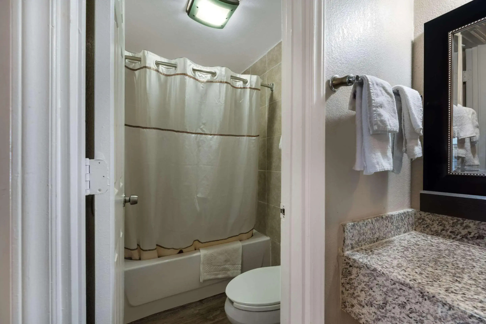 Photo - Rodeway Inn Charlotte Airport Area